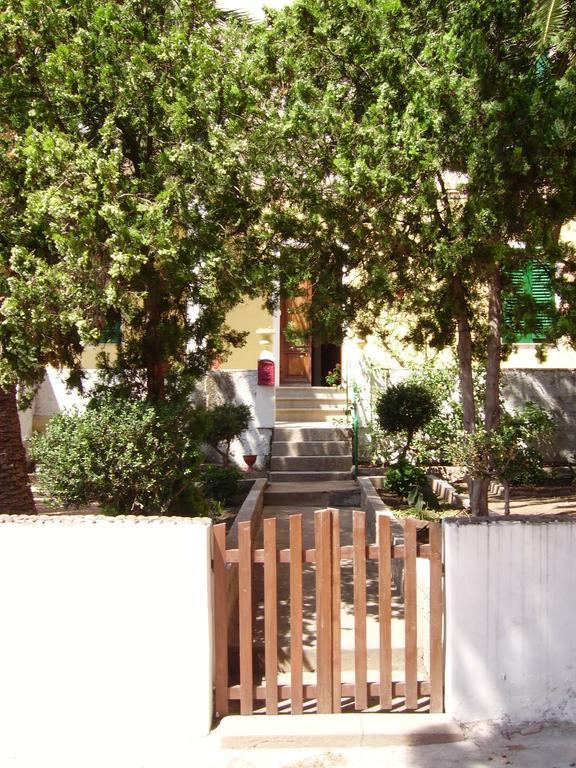 Вилла Residenza Via Roma 3 Ла-Маддалена Номер фото